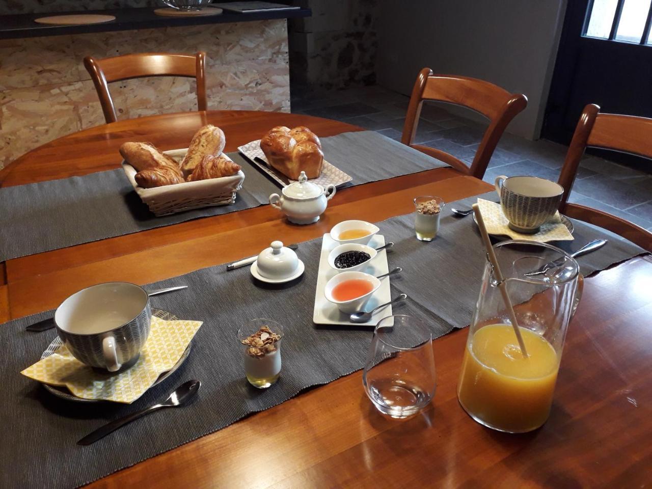 Hôtel Le clos de la Briollerie à Tauxigny Extérieur photo